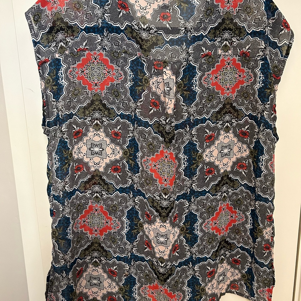 Multi-color patterned shell - Picture 3 of 3